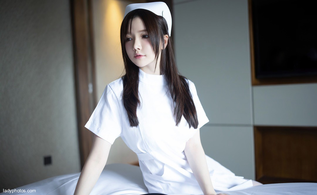甜美尤物糯美子情趣制服誘惑化身小護士幫你檢查身體 - 1