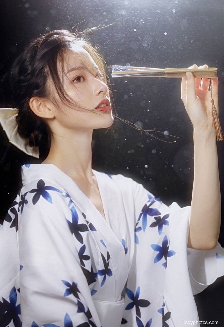 Intelligent and elegant kimono beauty super photographer takes peerless light - 3