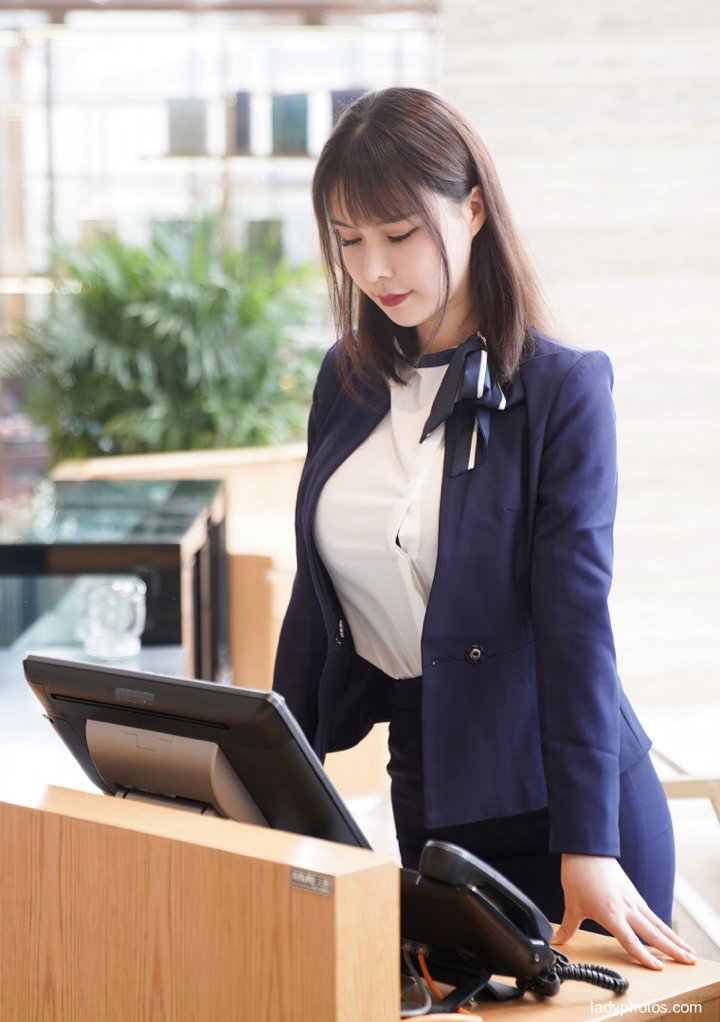 The front desk of the hotel is coquettish and attractive. Please come to the room to play! - 2