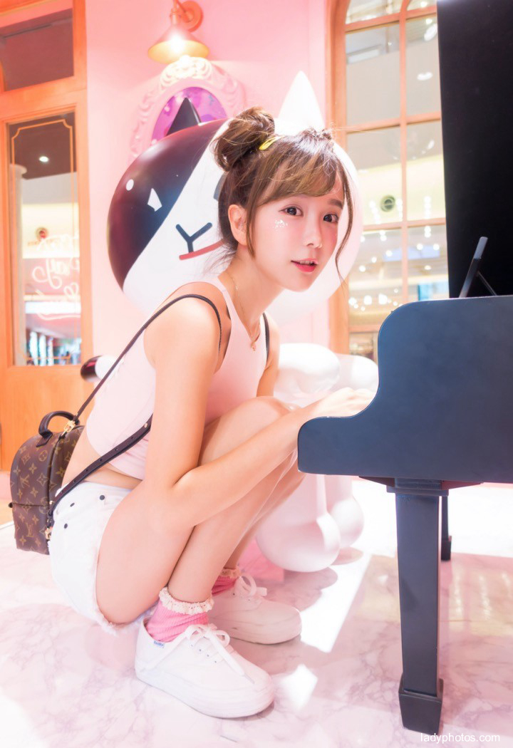 The cute little girl with long legs and thin waist, model Xiao Jiu is exciting - 5