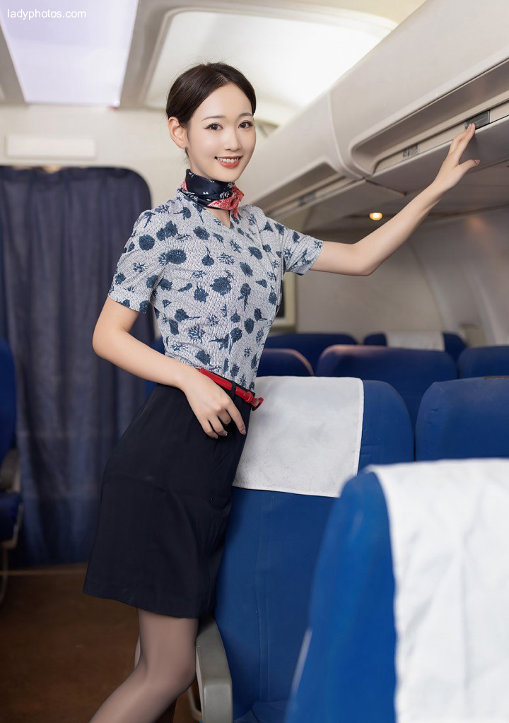 The seduction of stewardess touches the captain's sweet goddess Tang Anqi, who is graceful and beautiful - 4