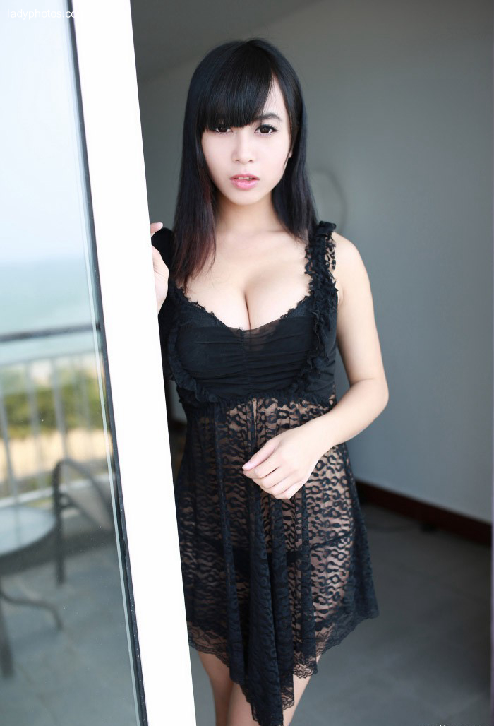 Sexy beauty Huang Ke black silk perspective dress attractive private photo - 2
