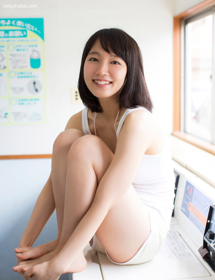 Japanese cute girl Yoshioka Rifan's short hair is still sexy and cute - 1