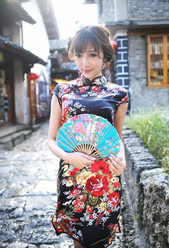Pure beauty Wang Xinyao, beautiful cheongsam in Lijiang - 3