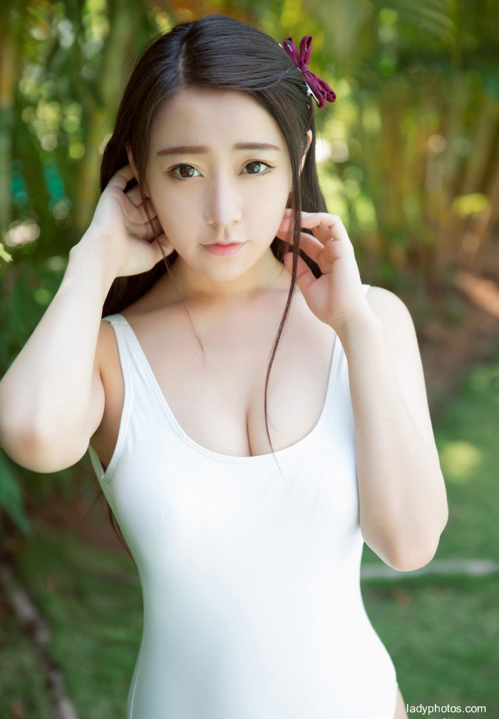 Little fresh beauty dobby Sanya bikini photo - 5