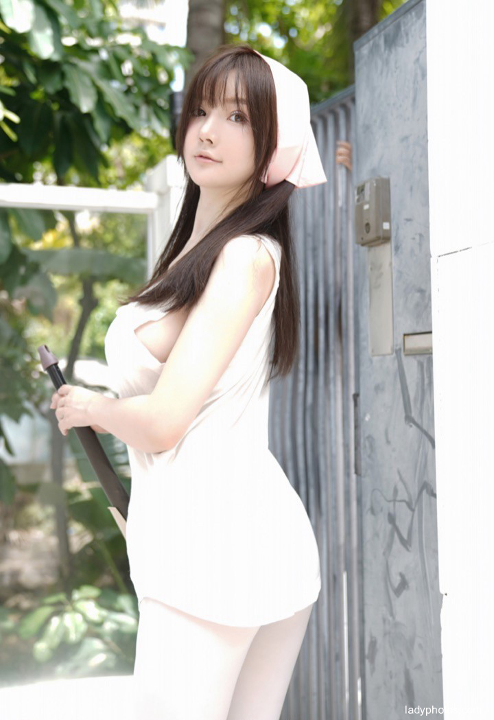 Otaku goddess nuomiko home maid theme photo, childlike face, huge breast and attractive figure - 2