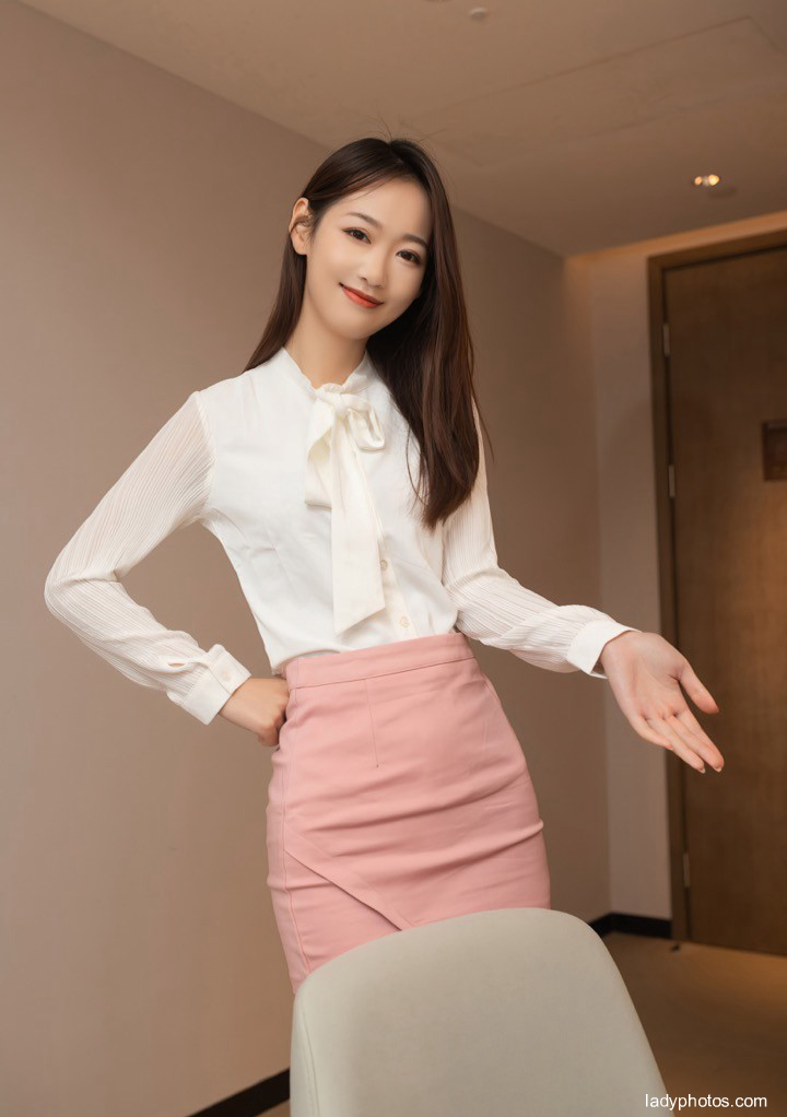 Goddess Tang Anqi sends you a spring dream: Crazy hint of beautiful colleagues - 3