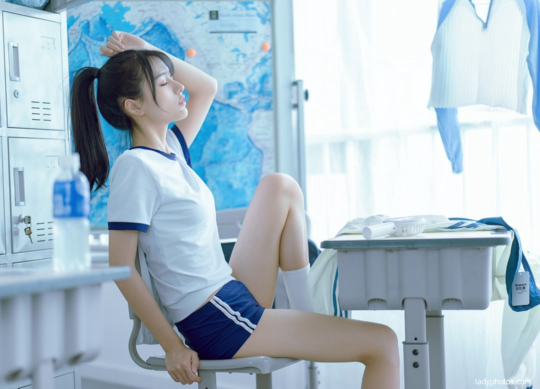The cure department is a Sunshine beauty, wearing sports clothes and shorts to show her slender long legs - 3
