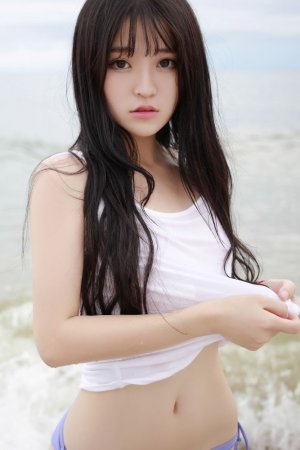 Pure beauty Yi Xiaoqi Mo temperament water goddess fan