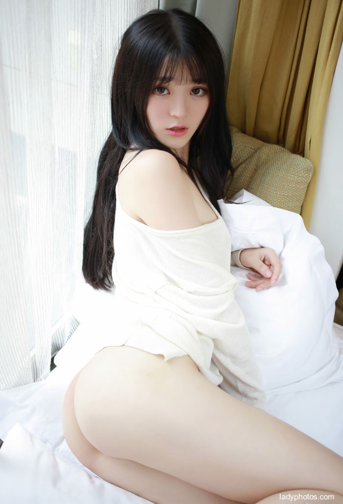 White tender temperament beauty Yi Xiaoqi Momo sexy private photo - 4