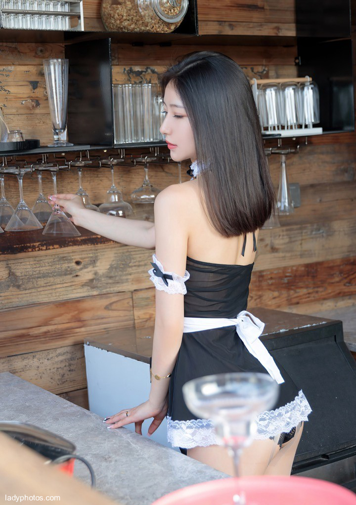 Welcome to meizhitu cafe. The temperament maid Xiong xiaonuo serves you - 2