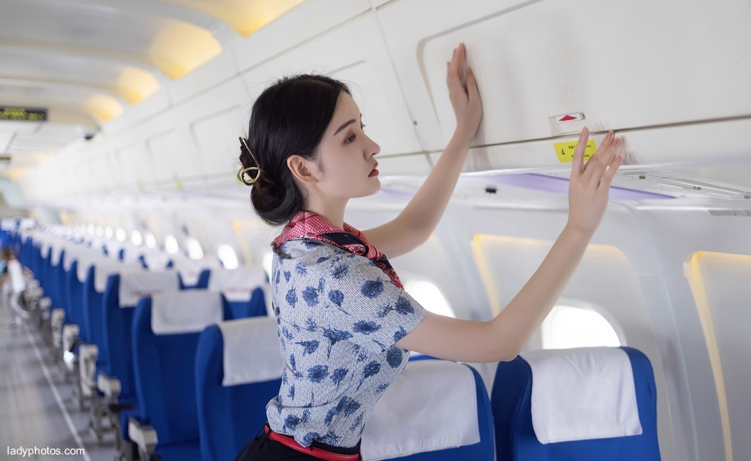 Welcome to meizhitu Airlines private stewardess Shen Mengyao for personal service - 2