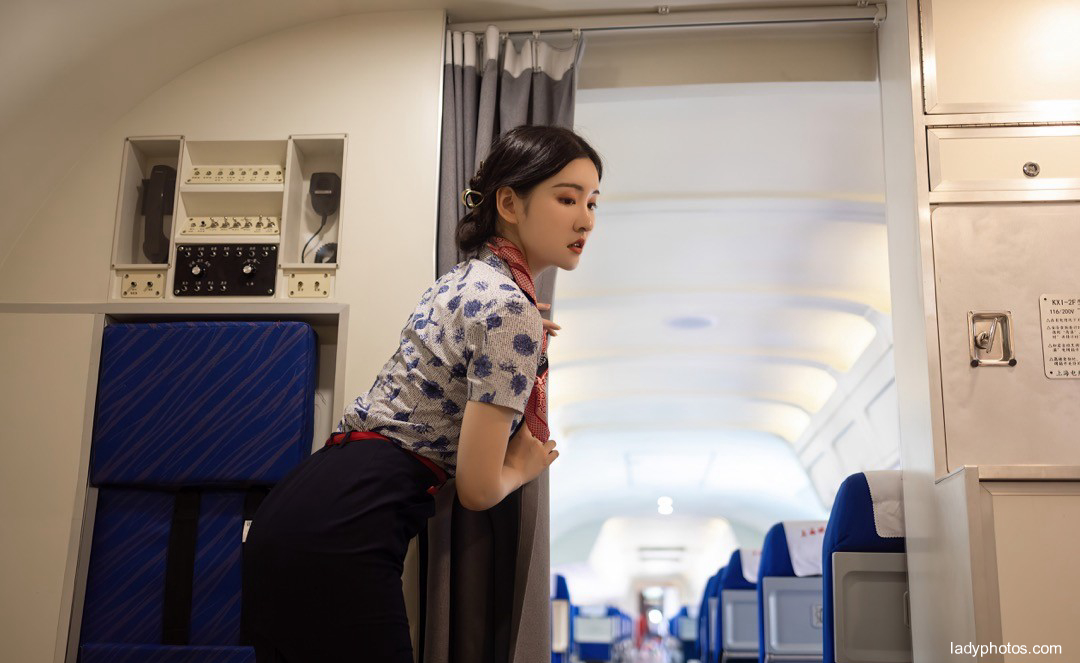 Welcome to meizhitu Airlines private stewardess Shen Mengyao for personal service - 4