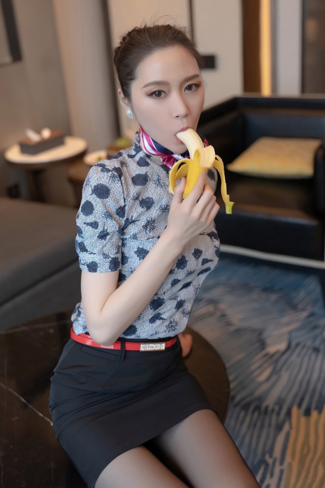 That banana must be delicious! National Model Dream heart moon god's perspective to the end