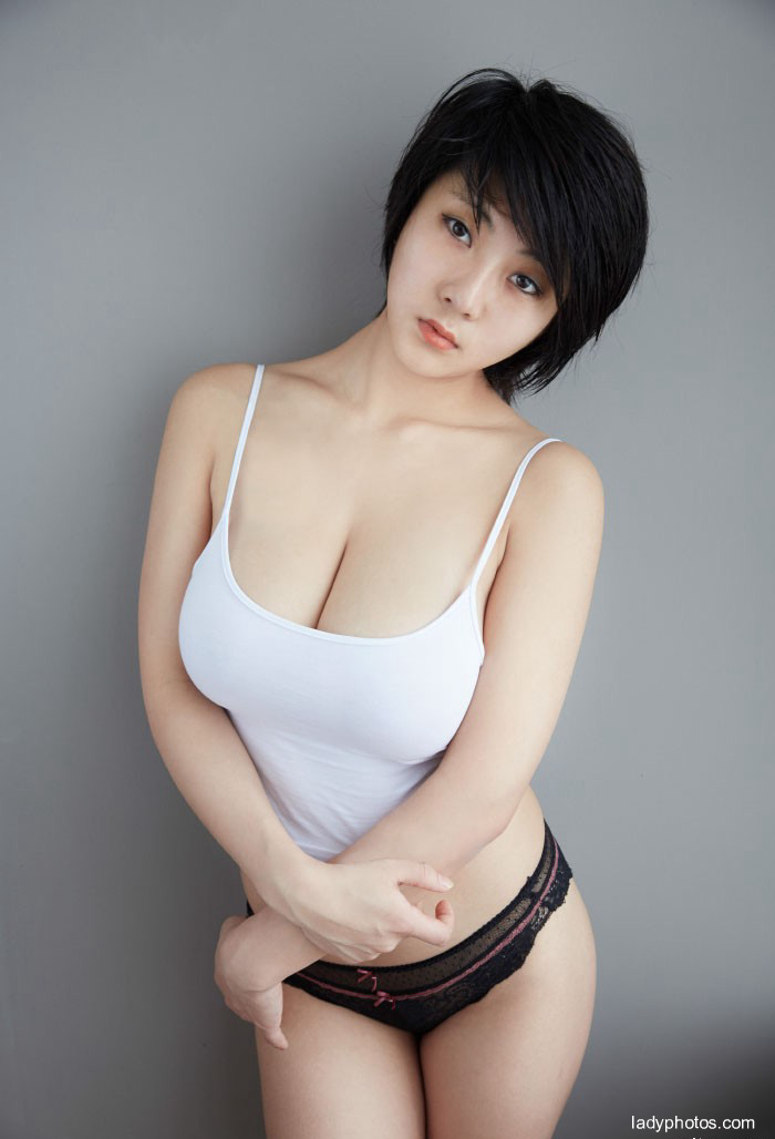 Plump body, stormy waves! Cool beauty Yutong naked photo - 1