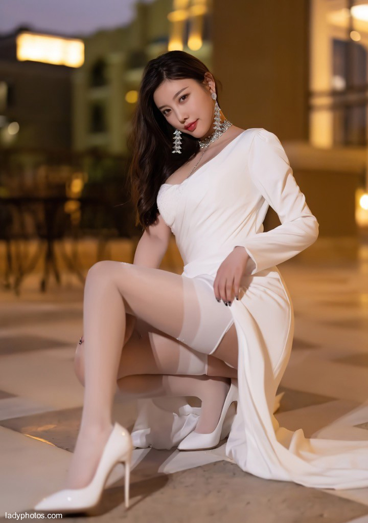 The top enchanting beauty Yang Chenchen is full of double peaks and seduces people's lust - 5