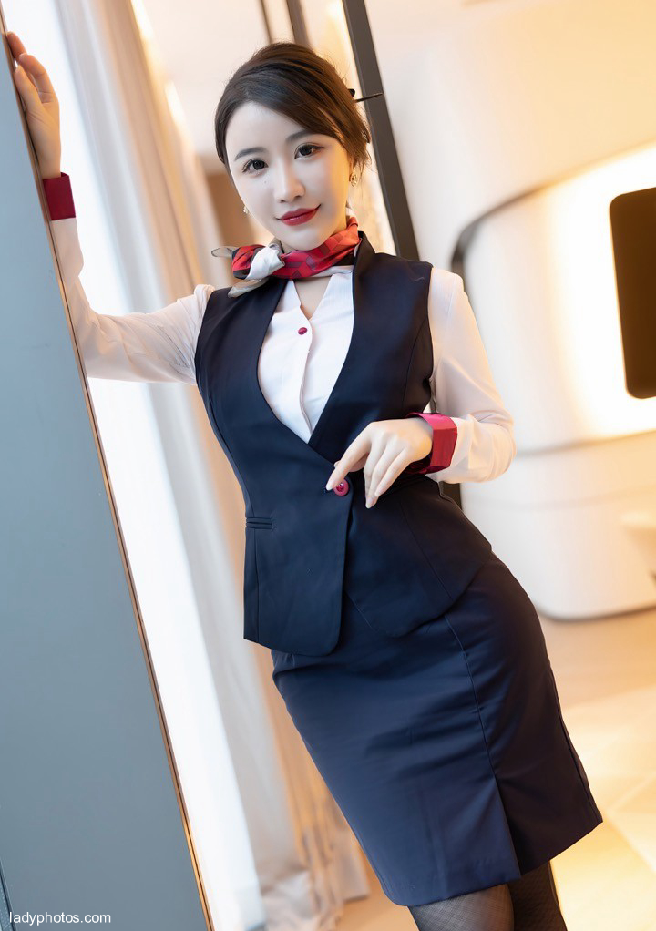 The goddess of interest is sexy! The seductive desire of the flight attendant Fei Yueying erupts - 1