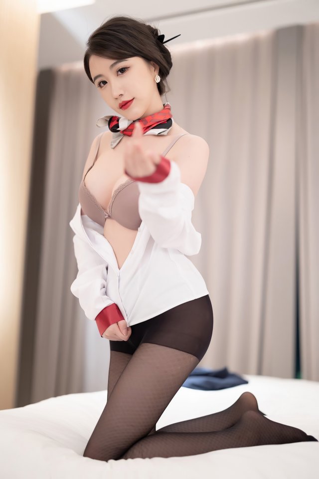 The goddess of interest is sexy! The seductive desire of the flight attendant Fei Yueying erupts