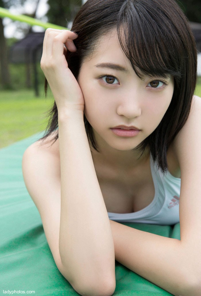 17-year-old cute girl of Japan's most beautiful school flower - 4