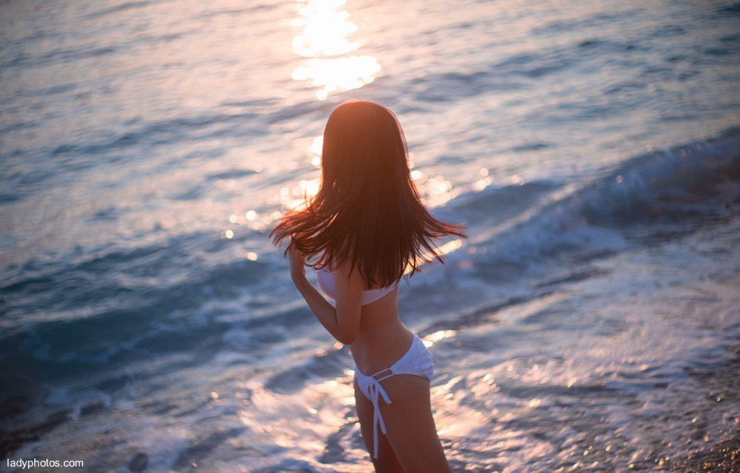 Summer on the Aegean coast, the temptation of bikini is irresistible - 2