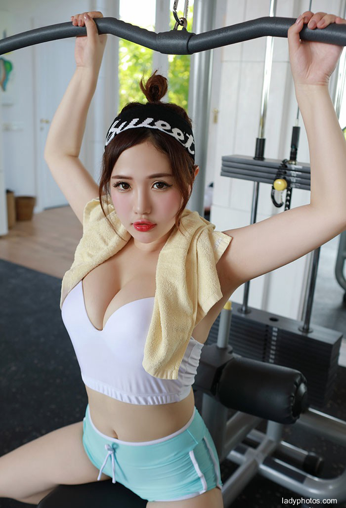 Sexy goddess Xu cake's gym is a show of pride - 2