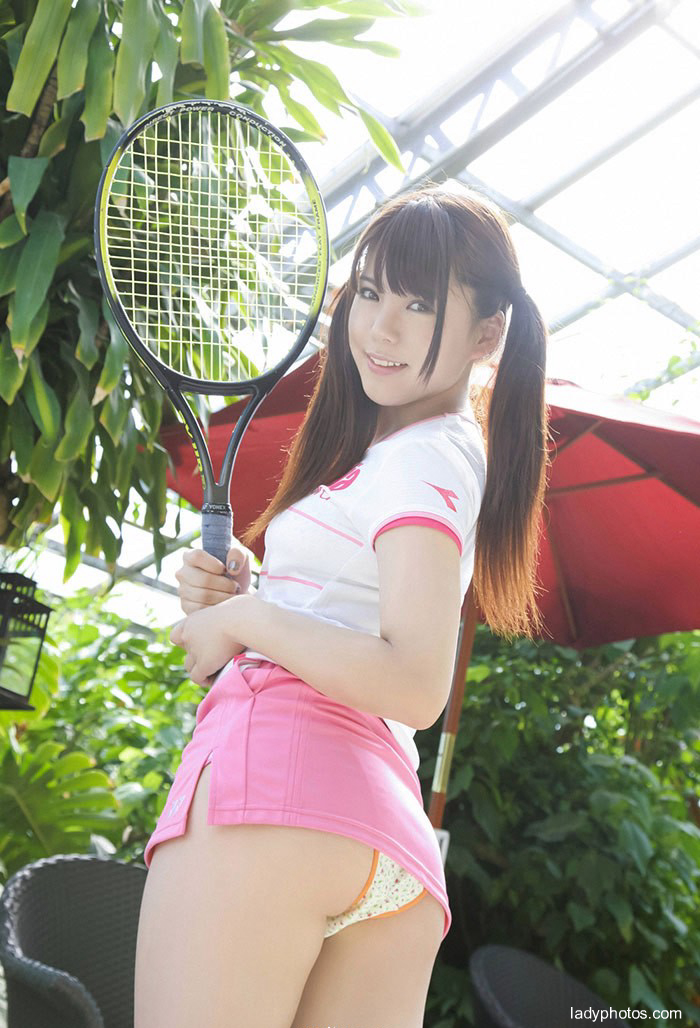 Pure and playful Japanese beauty Zhongyuan, with round chest, fat buttocks and white skin - 1