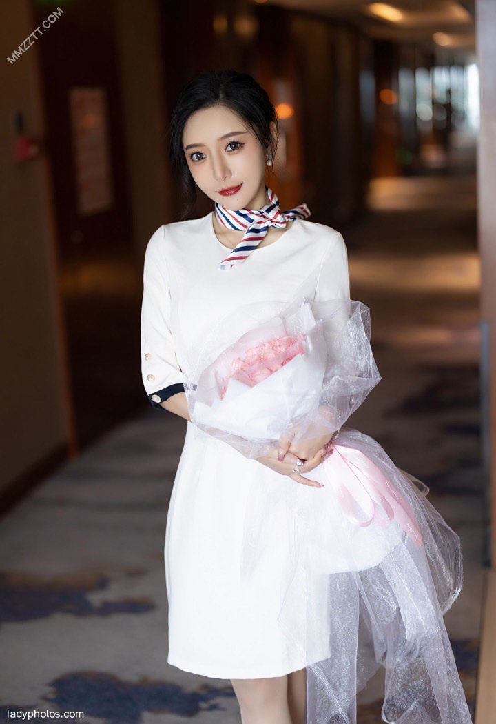 The stewardess girlfriend Wang Xinyao is graceful and has a charming fragrance - 1