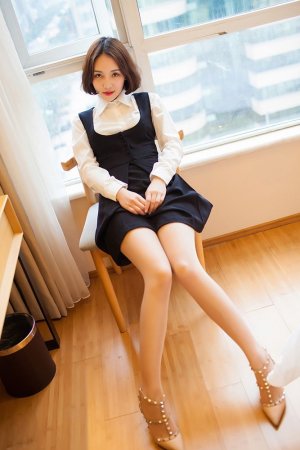 Pure temperament mm aishiccey bold strip attractive stockings legs no one can stop