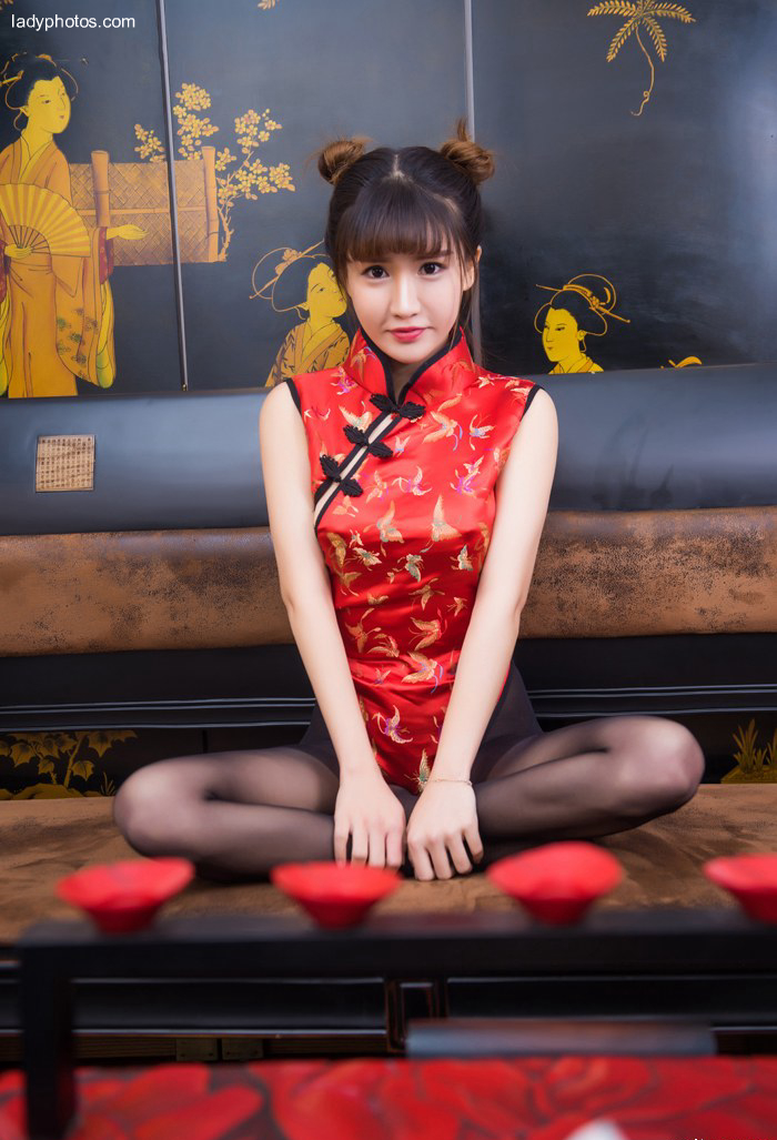 Luoli stewardess cheongsam black silk perspective seduction headline goddess Guo Meimei - 4