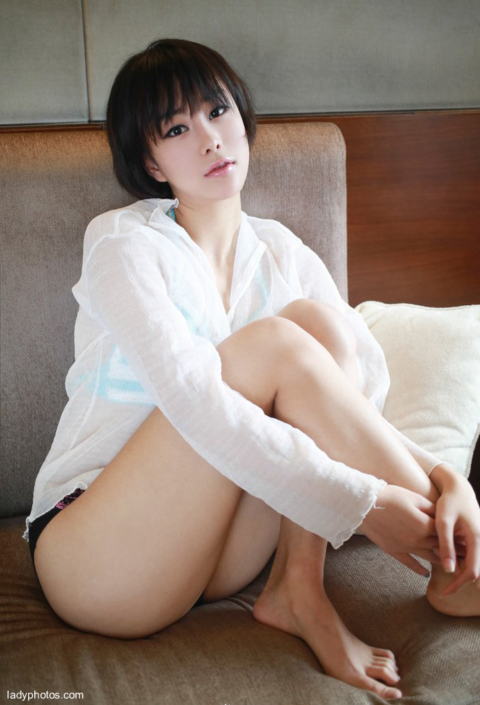 Different style, light maturity, fan e-eye girl, Yilei, short hair, beautiful legs, mature and feminine - 3