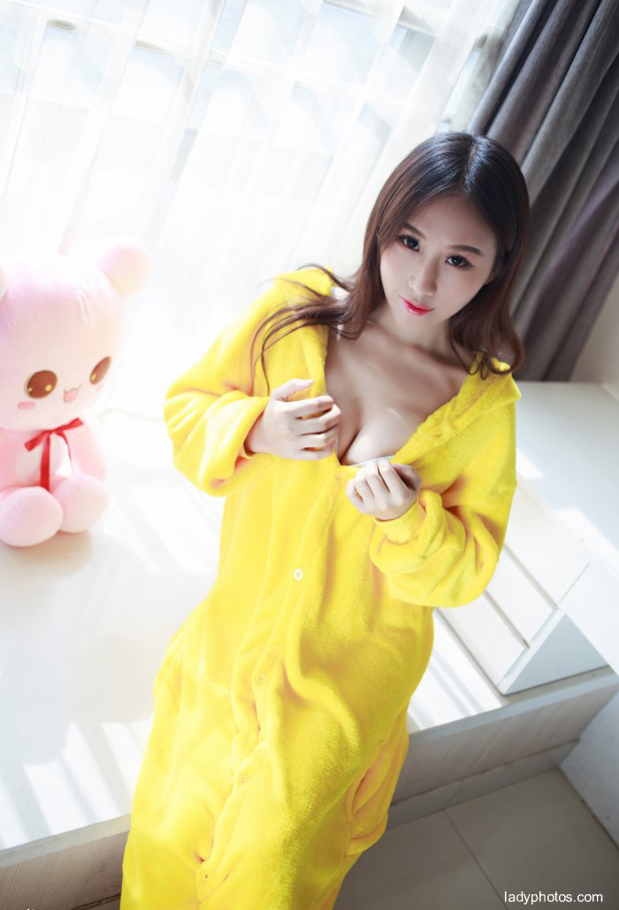 Naked show perfect figure goddess yueyintong sexy photo eye-catching - 1