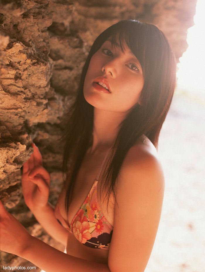 Japanese beauty Tanaka is elegant and attractive - 1